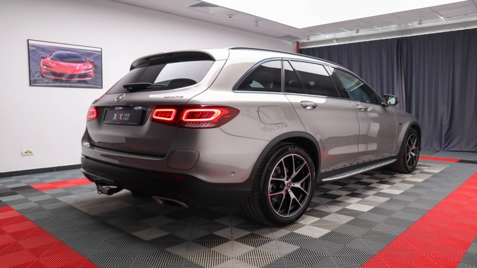 Mercedes GLC 300de Pachet AMG Panoramic Perne de Aer Keyless LED - imaginea 4