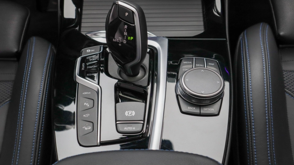BMW X3 30e M Pachet Pano Gesturi Ambientale - imaginea 34