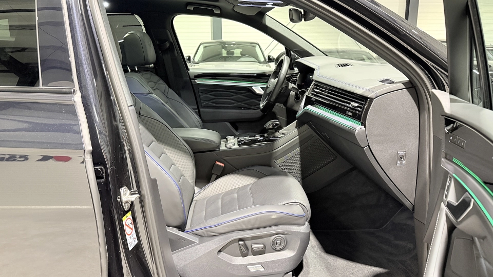 VW Touareg R Ventilatie Trapa Masaj Ambientale Incalzire Carlig - imaginea 24