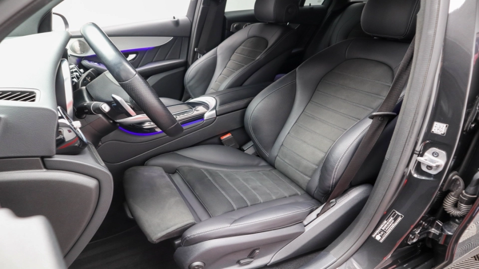 Mercedes GLC 300e Pachet AMG Asistenta PLUS MultiBeam LED Keyless  - imaginea 24