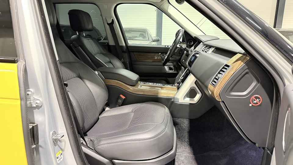Range Rover Vogue - P400e - Meridian - ACC - imaginea 23