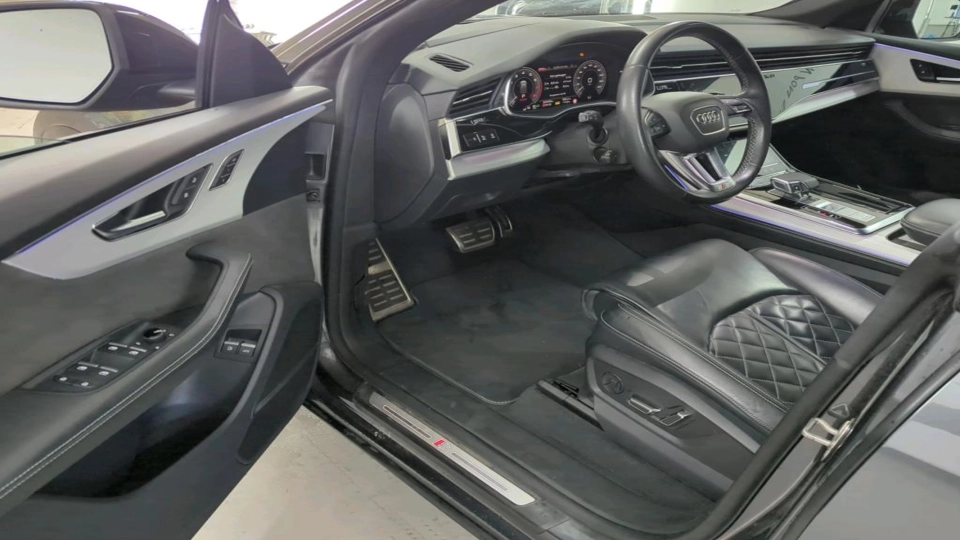 Audi Q8 Competition 60 TFSI PHEV 462 cai Panoramic - imaginea 6