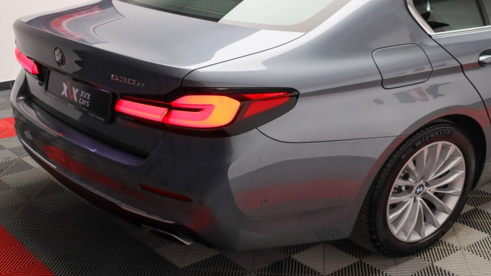 BMW Seria 530e Luxury Line Trapa Keyless Go/Entry PieleMaro Cockpit - imaginea 15