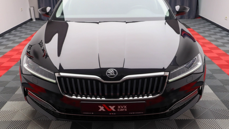 Skoda Superb 2.0TDI DSG Laurin&Klement Canton Crystal Lighting Webasto - imaginea 9