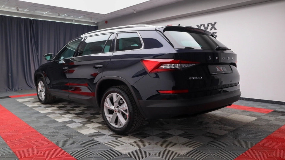 Skoda Kodiaq 2.0 TDI DSG Cockpit Lane BlindSpot ACC Ambientale Keyless - imaginea 4