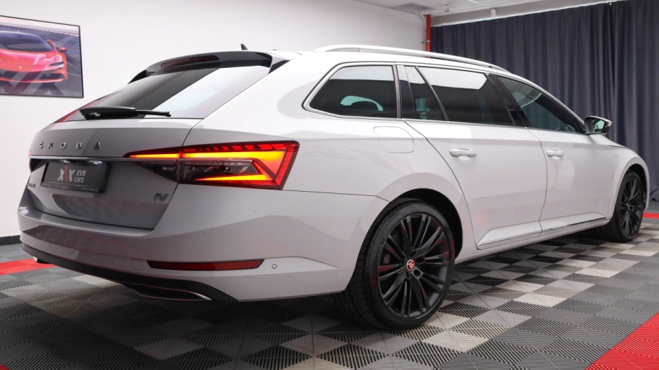 Skoda Superb Combi DSG PlugIn Pano Ventilatie Masaj Keyless ACC Matrix - imaginea 16