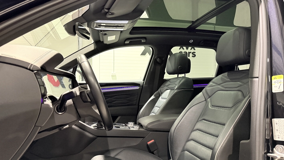 VW Touareg eHybrid Piele Puglia Ventilatie Panoramic IQ Light Carlig - imaginea 28