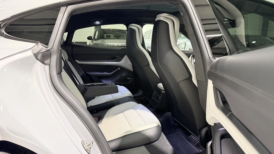 Porsche Taycan Turbo Sport Trapa Ventilatie 360 Matrix Manufaktur - imaginea 24