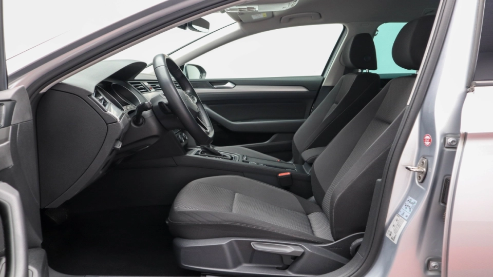 Volkswagen Passat Combi 2.0TDI DSG Lane Assist ACC Android Auto/Apple - imaginea 19