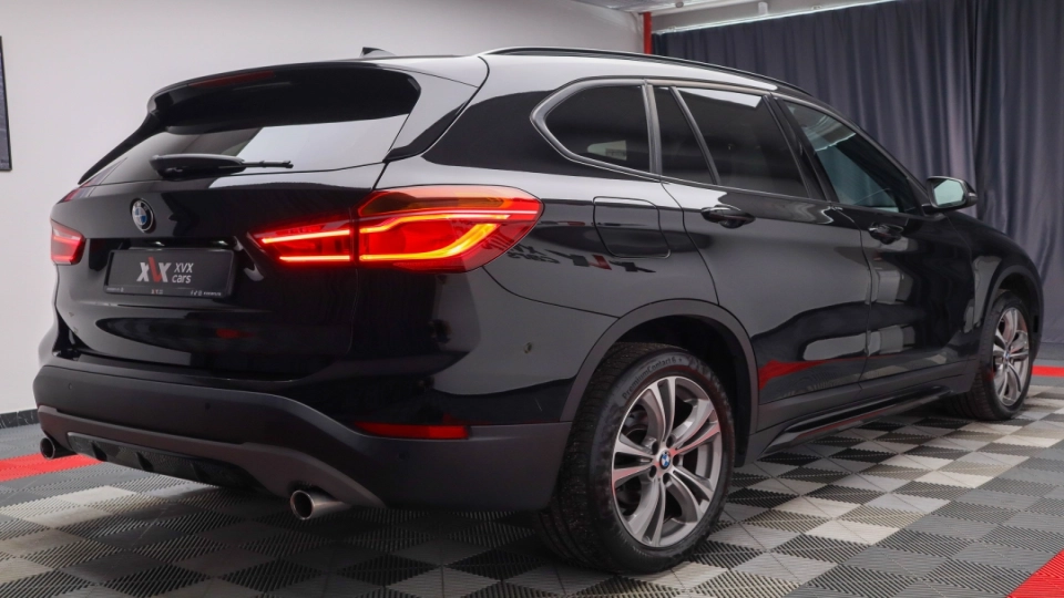 BMW X1 SportLine 2.0d Automat Faruri LED Lane Assist Scaune Sport - imaginea 17