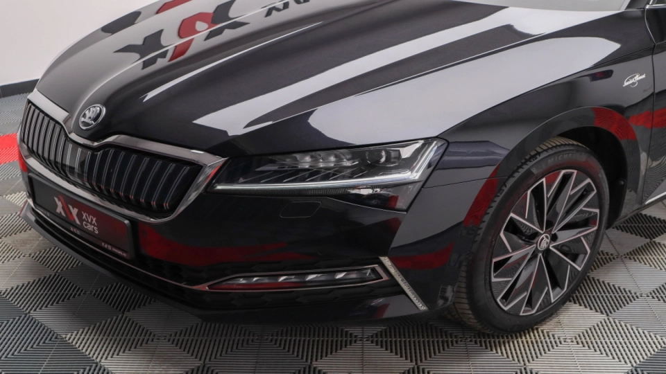 Skoda Superb Combi PlugIn DSG Laurin&Klement Matrix Ambientale - imaginea 13