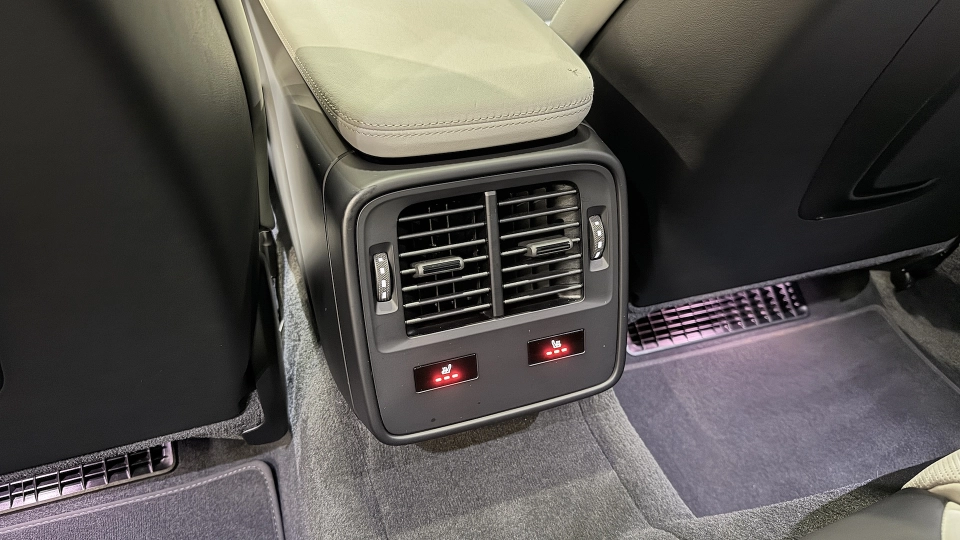 Porsche Taycan Turbo Sport Trapa Ventilatie 360 Matrix Manufaktur - imaginea 26