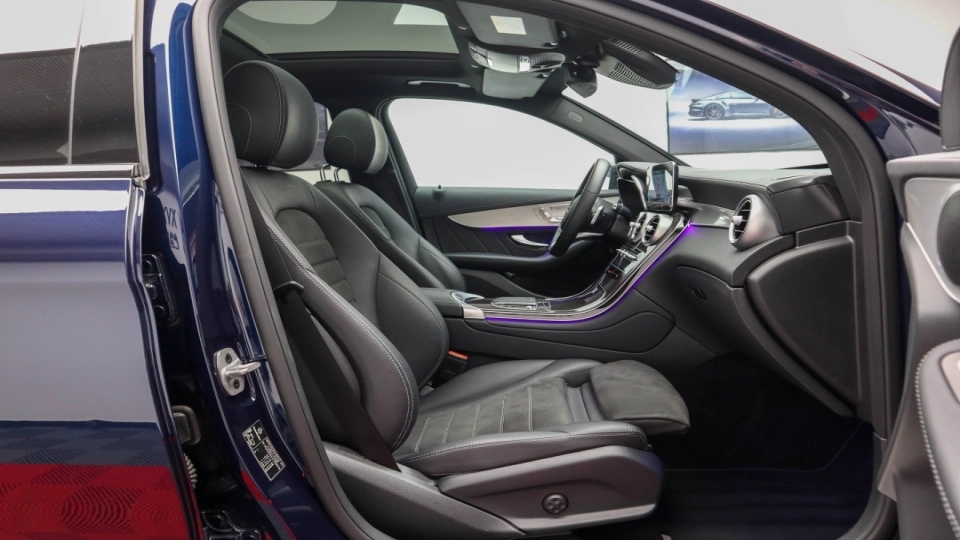 Mercedes GLC AMG 300e Panoramic MultiBeamLED Carbon PachAsistentaFull - imaginea 8
