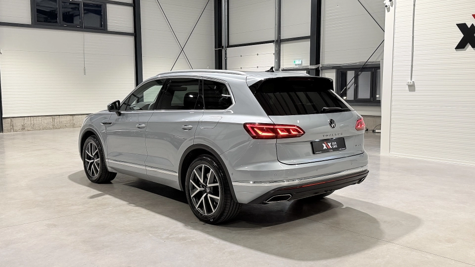 VW Touareg eHybrid Ventilatie Panoramic IQ Light Keyless Carlig - imaginea 4