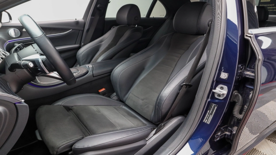 Mercedes E300 de AMG Burmester Ambientale ACC - imaginea 25