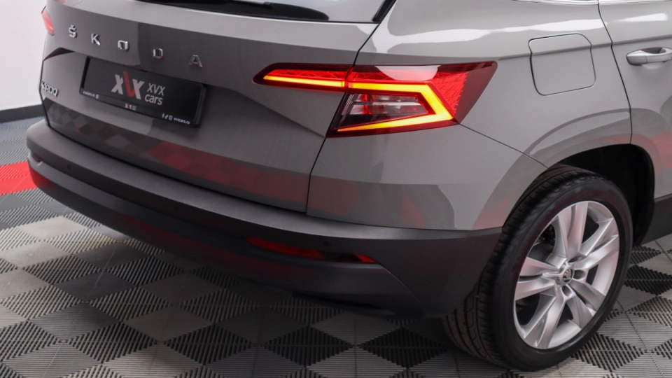 Skoda Karoq 1.5 TSI DSG Panoramic PieleCrem SideAss LED Ambientale - imaginea 22