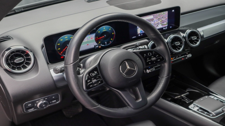 Mercedes GLB 200d WideScreen ACC Camera LED 4Matic Scaune Ventilate - imaginea 26