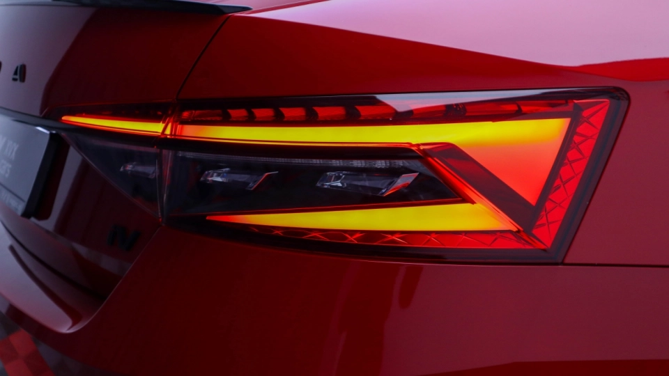 Skoda Superb 1.4TSI PlugIn SportLine Trapa ACC Keyless Go/Entry - imaginea 17