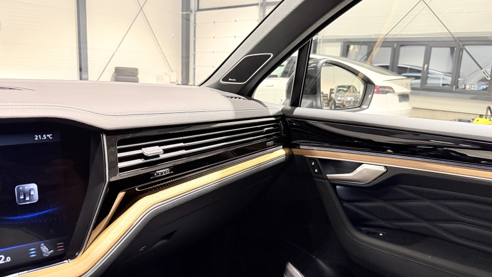 VW Touareg Matrix Scaune Ventilate Panoramic DynAudio ACC Keyless - imaginea 34