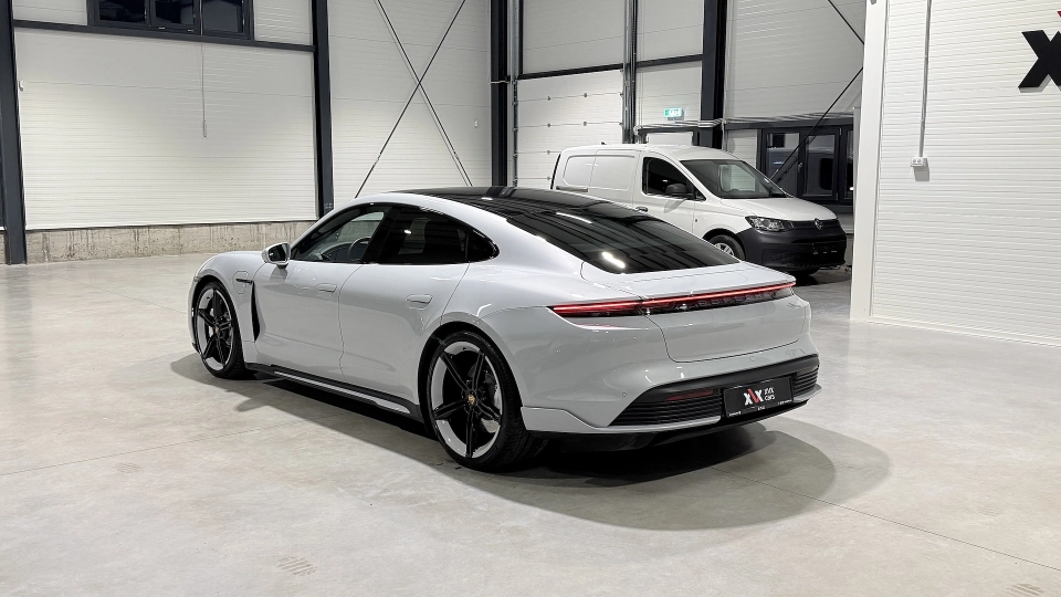 Porsche Taycan Turbo Sport Trapa Ventilatie 360 Matrix Manufaktur - imaginea 4