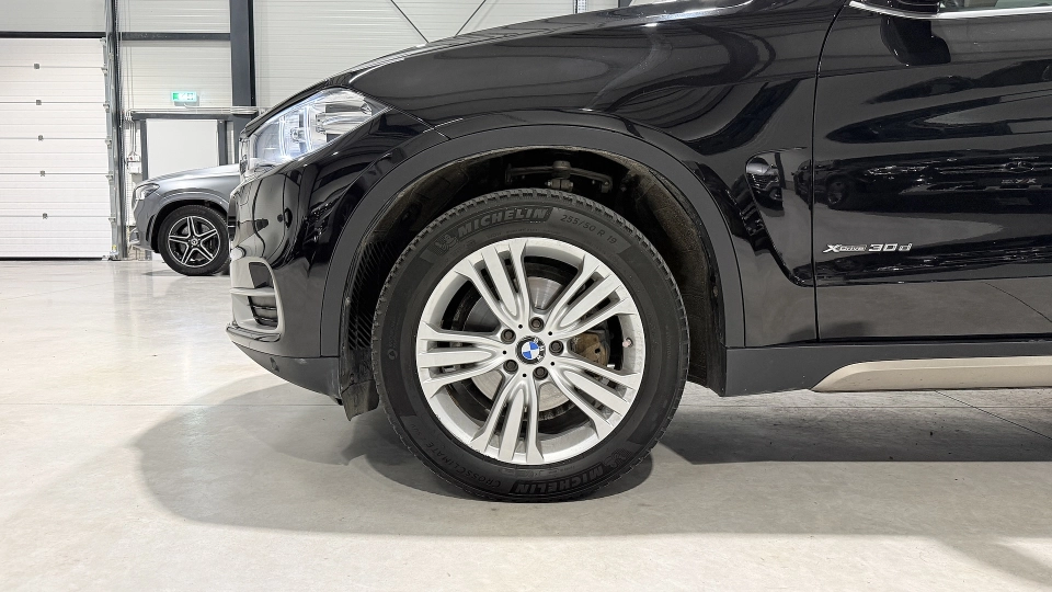BMW X5 30d XDrive - Interior alb - Panoramic - Navi - Ambientale - imaginea 17