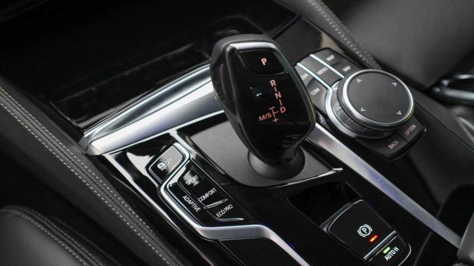 BMW 520d Sedan 2021 - Luxury Line - imaginea 16