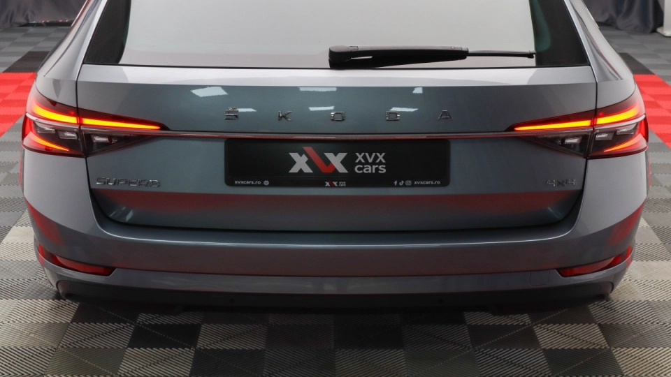 Skoda Superb DSG 4x4 Panoramic ACC Ventilatie BlindSpot Lane Cockpit - imaginea 17