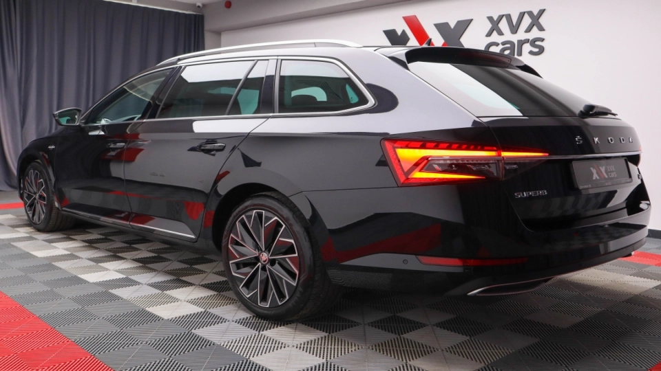 Skoda Superb Combi PlugIn DSG Laurin&Klement Matrix Ambientale - imaginea 15