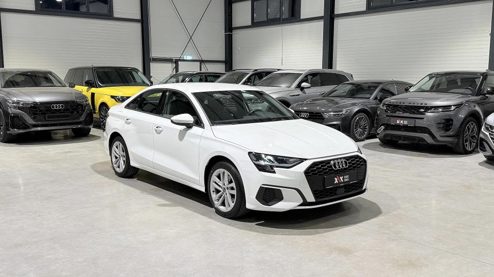 Audi A3 35 TFSI Manual Senzori spate - imaginea 2