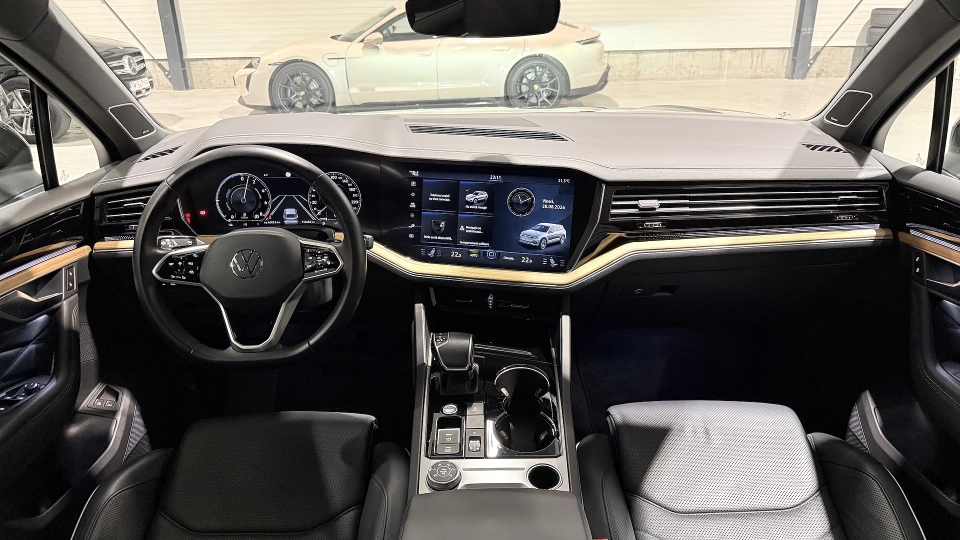 VW Touareg Matrix Scaune Ventilate Panoramic DynAudio ACC Keyless - imaginea 5