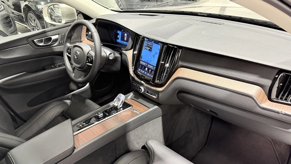 Volvo XC60 T8 Recharge Ultimate Ventilatie Masaj Camere 360 - imaginea 21