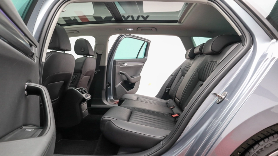 Skoda Superb DSG 4x4 Panoramic ACC Ventilatie BlindSpot Lane Cockpit - imaginea 27