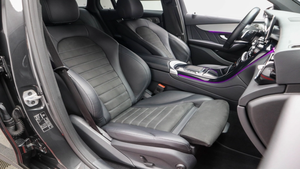 Mercedes GLC 300e Pachet AMG Asistenta PLUS MultiBeam LED Keyless  - imaginea 27
