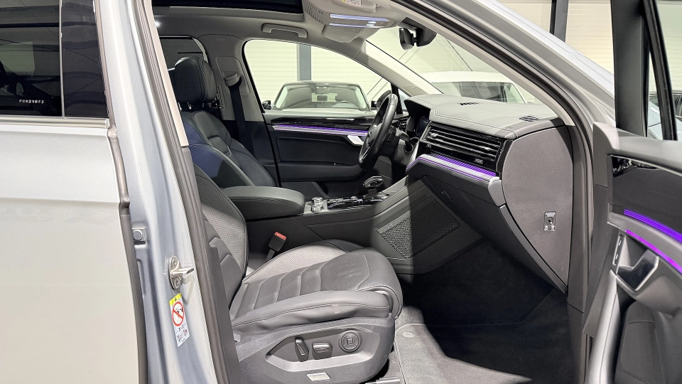 VW Touareg eHybrid Ventilatie Panoramic IQ Light Keyless Carlig - imaginea 26