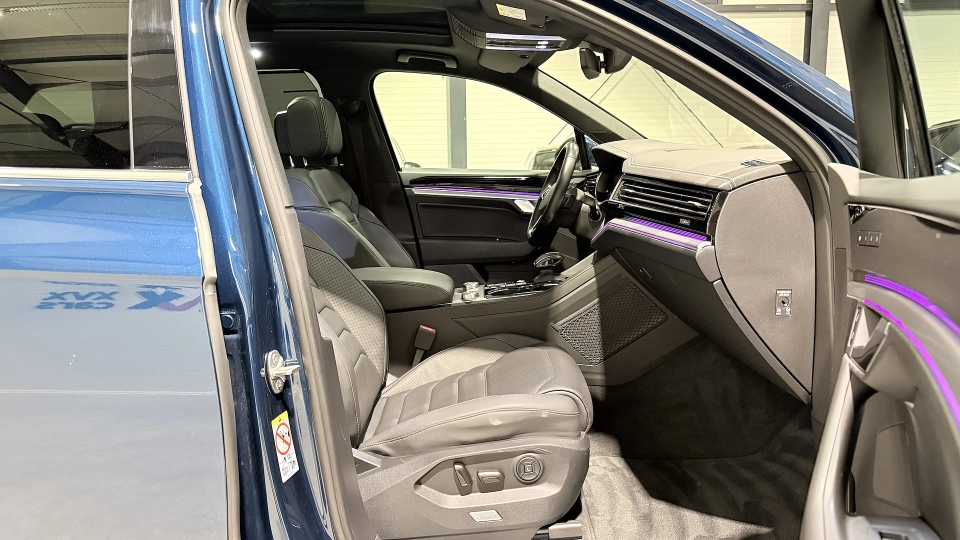 VW Touareg eHybrid Masaj Ventilatie Panoramic IQ Light Keyless Carlig - imaginea 26