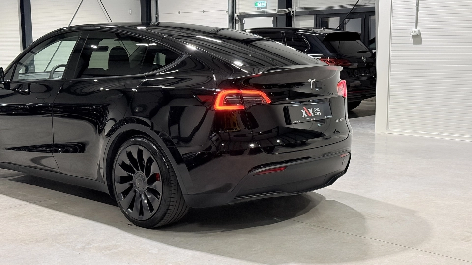 Tesla Model Y Dual Motor Performance Full Self Driving - imaginea 12