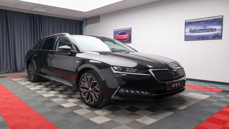 Skoda Superb Combi PlugIn DSG Laurin&Klement Matrix Ambientale - imaginea 3