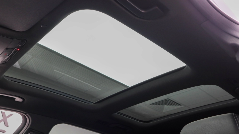 Mercedes GLC 300de 4x4 Aut Panoramic HeadUp MultiBeam LED Ambientale - imaginea 6