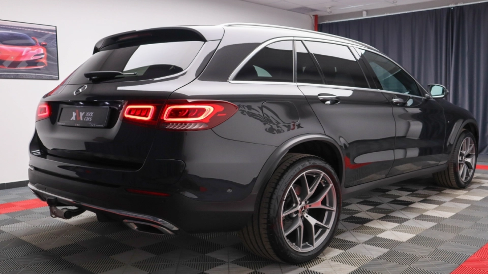 Mercedes GLC 300e Pachet AMG Asistenta PLUS MultiBeam LED Keyless  - imaginea 19