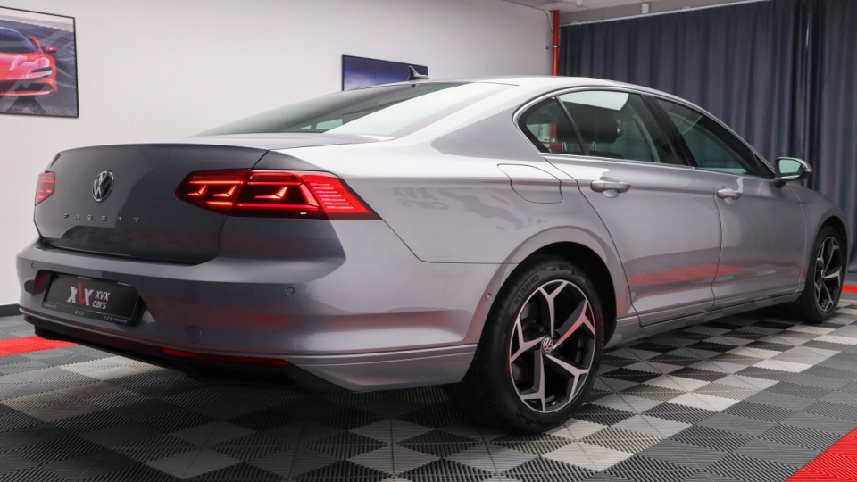 VW Passat Facelift 2.0 TDI DSG IQ Light Parktronic ACC VirtualCockpit  - imaginea 19