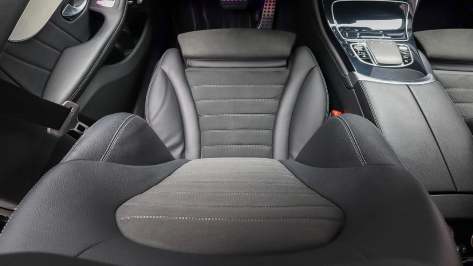 Mercedes GLC 300e Pachet AMG Asistenta PLUS MultiBeam LED Keyless  - imaginea 29