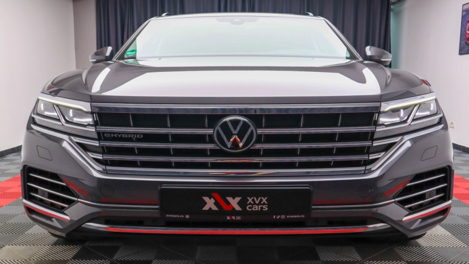 VW Touareg eHybrid Masaj Ventilatie Panoramic IQ Light Keyless Carlig - imaginea 14