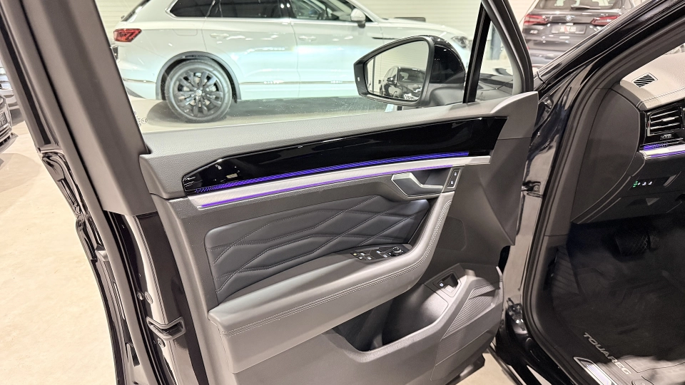 VW Touareg eHybrid Piele Puglia Ventilatie Panoramic IQ Light Carlig - imaginea 8