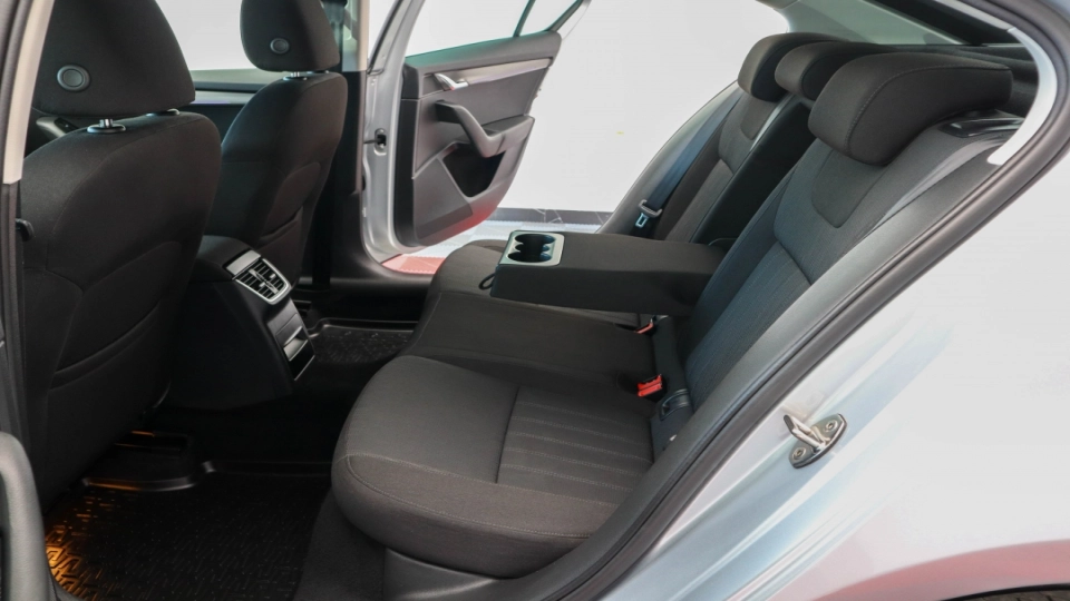Skoda Octavia Style 2.0 TDI DSG Keyless LED Android/Apple - imaginea 25