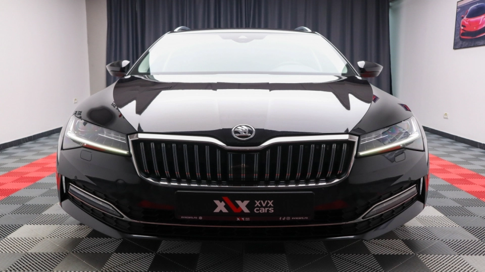 Skoda Superb 2.0TDI DSG Laurin&Klement Canton Crystal Lighting Webasto - imaginea 2