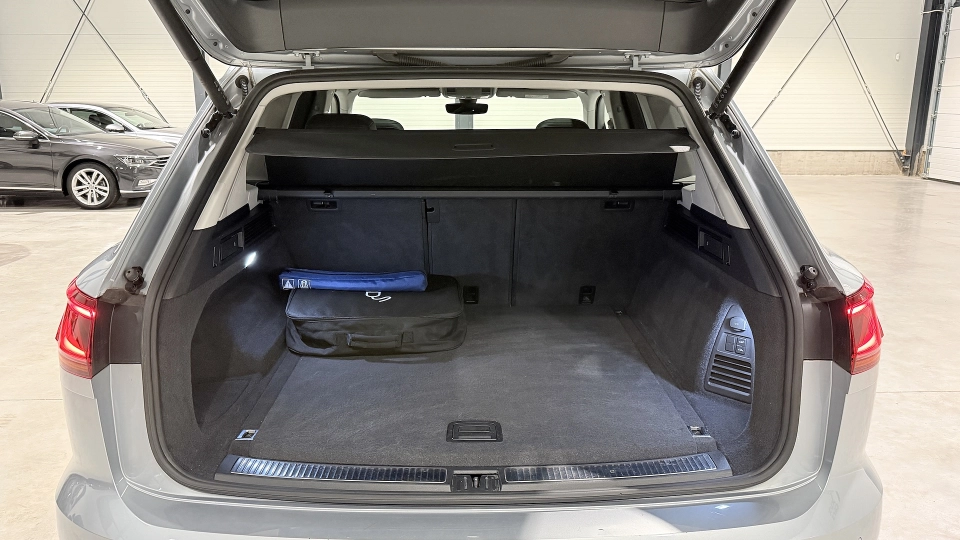 VW Touareg eHybrid Ventilatie Panoramic IQ Light Keyless Carlig - imaginea 39