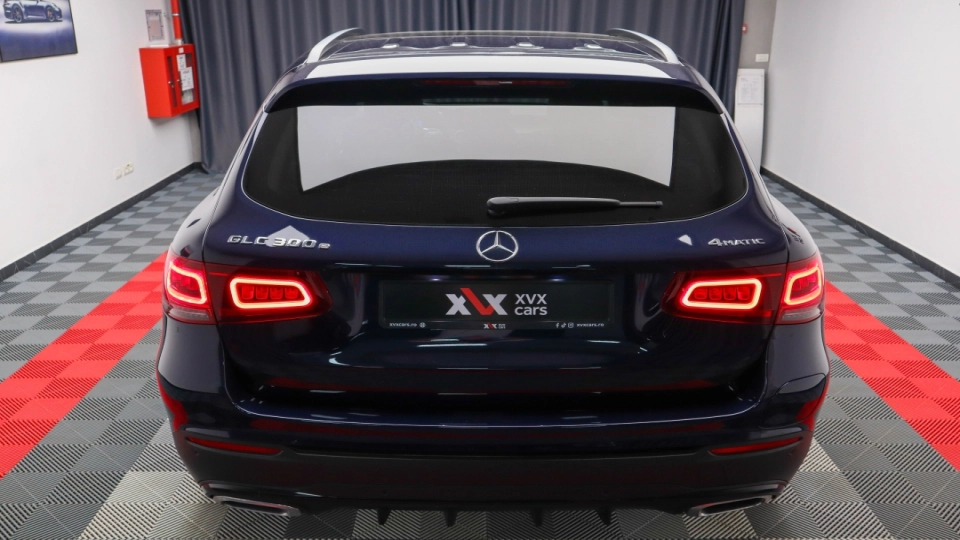Mercedes GLC AMG 300e Panoramic MultiBeamLED Carbon PachAsistentaFull - imaginea 18