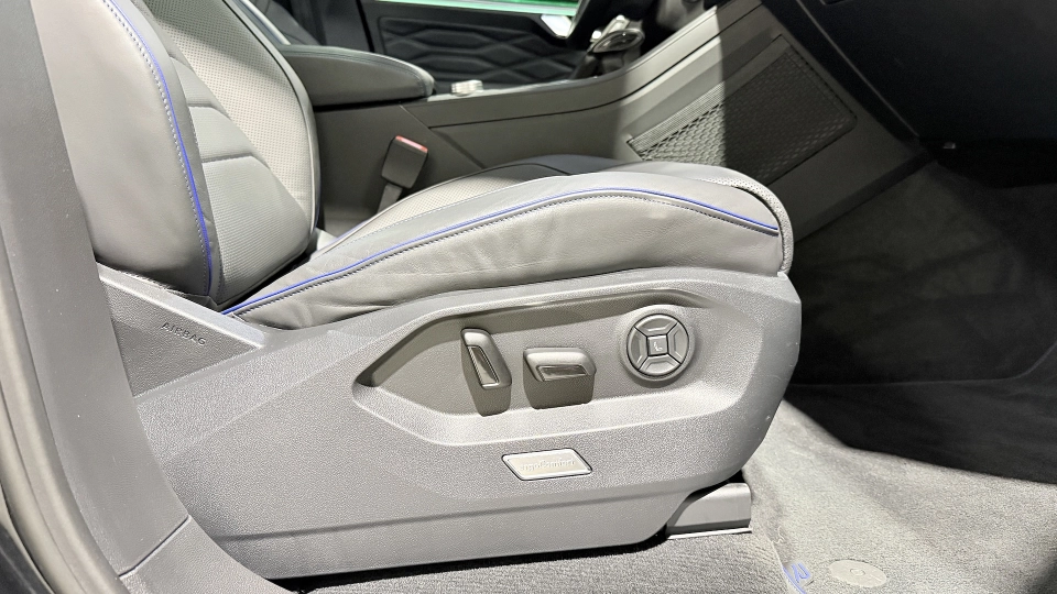 VW Touareg R Ventilatie Trapa Masaj Ambientale Incalzire Carlig - imaginea 25