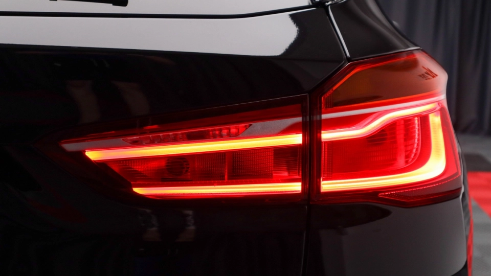 BMW X1 SportLine 2.0d Automat Faruri LED Lane Assist Scaune Sport - imaginea 19