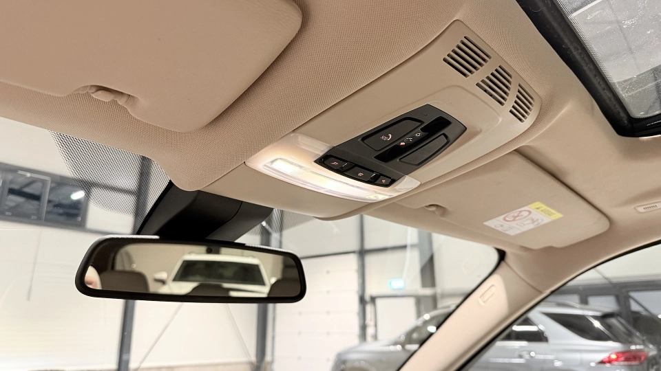 BMW X5 30d XDrive - Interior alb - Panoramic - Navi - Ambientale - imaginea 37